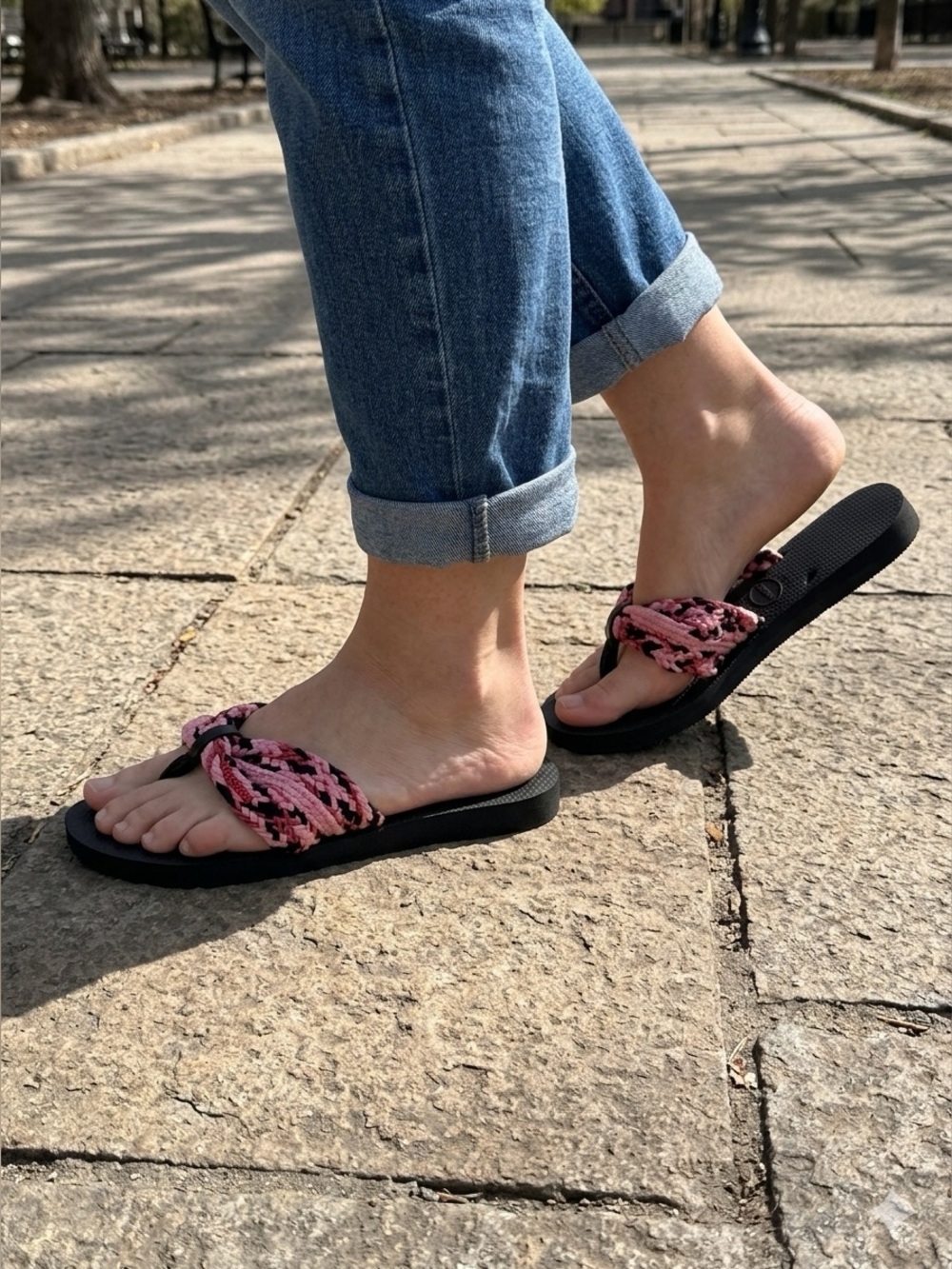 Havaianas Women's Black Sandals with Pink Braided Straps